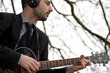 © Danilo Palomba - ragazzo suona la chitarra