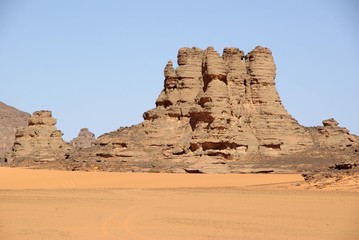 Wall Mural - Piton dans le desert libyen