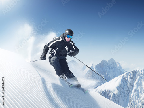 Dekoracja na wymiar  narciarz-w-gorach-wysokich-alpen