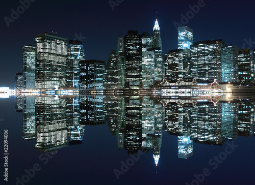 Board z aluminiowym obramowaniem Panoramę Manhattanu w nocy, Nowy Jork