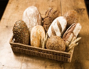 Canvas Print - Various types of brown bread