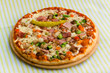 Pizza Supreme mit Mozzarella,Schinken,Peperoni