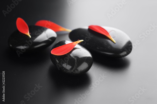 Naklejka samoprzylepna Zen kamienie spa na black.with miejsca kopiowania