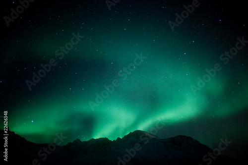 Plakat na papierze fotorealistycznym Aurora borealis poza tromso, norwegia