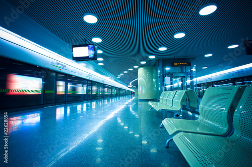 Board z aluminiowym obramowaniem Ławka metra
