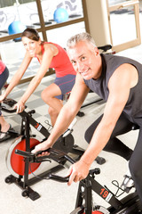 Canvas Print - Healthy people in a gym