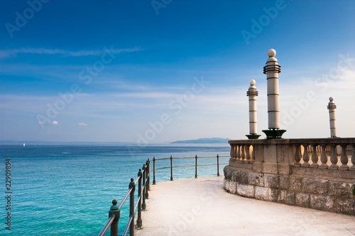Fotografía Adriatic Sea scenic view from quay of Opatija, Croatian coast.