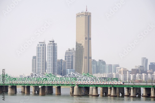 Obraz na płótnie canvas dwuczęściowy "dyptyk" On river brücke, seoul, korea