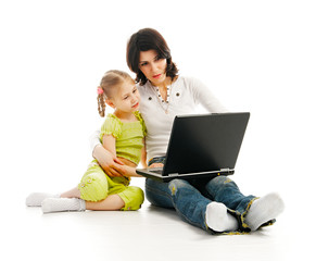 ma and child with laptop