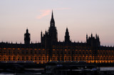 Fototapeta Londyn - illuminated Houses of Parliament