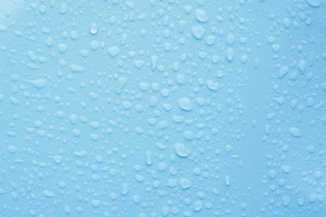  Raindrop na niebieskiej powierzchni
