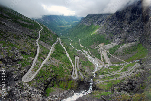 Obraz na płótnie canvas czteroczęściowy "tetraptyk" Trollstigen