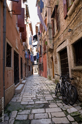 Fotoboard na płycie Wąska ulica rovinj
