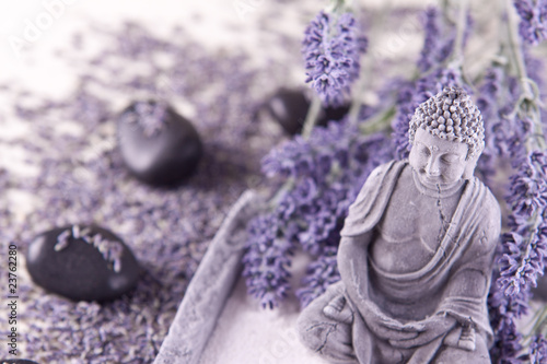 Obraz na płótnie canvas czteroczęściowy "tetraptyk" Budda w medytacji zen, kamienie do masażu, lawenda