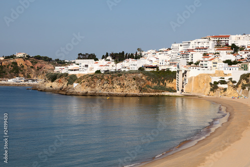 Board z aluminiowym obramowaniem Plaża albufeira w algarve, portugalia