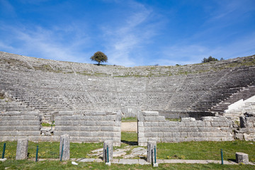 Wall Mural - The ancient theater at Dodoni