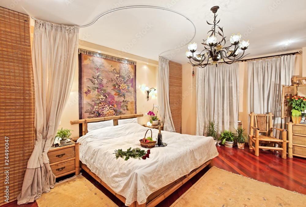 Obraz na płótnie Medieval style bedroom with canopy bed on wide angle view w salonie