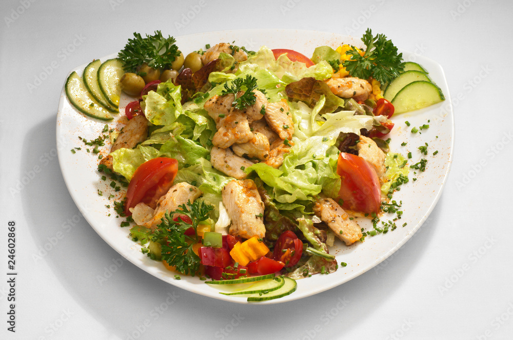 Bunter Salatteller mit Putenstreifen Stock Photo
