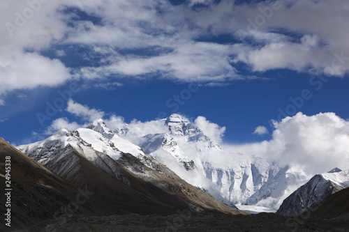 Naklejka samoprzylepna Tybet: mount everest widziany z bazy