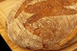 frisches Brot aus dem Holzbackofen