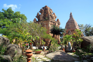 Wall Mural - Garden and cham towers