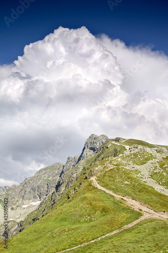 Board z aluminiowym obramowaniem Piękna góra w europie - Tatry. 
