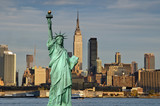 Fototapeta Miasta - tourism concept new york city with statue liberty