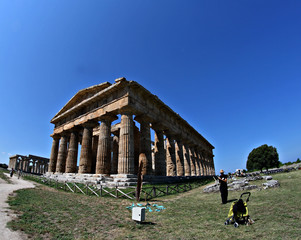 Fototapete - Paestum Temple with him and prams