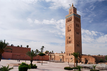 Canvas Print - Place devant la Koutoubia à Marrakech