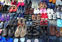 Used Shoes Market Pattern Rows Second Hand