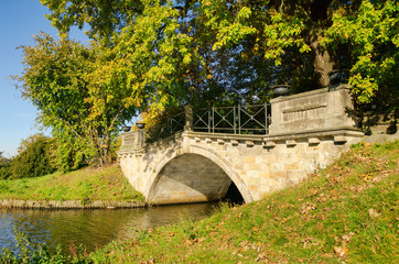 Wall Mural - Woerlitzer Park Wolfsbruecke 01