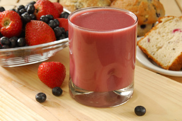 Wall Mural - Fruit smoothie with bread