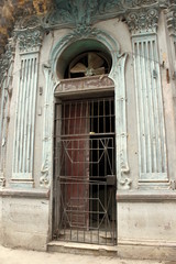 Poster - Porte d'immeuble à La Havane, Cuba