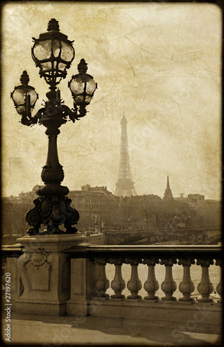 Board z aluminiowym obramowaniem Lamppost na moście w alexandre iii w paryżu, francja