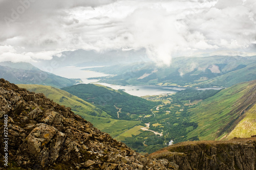 Board z aluminiowym obramowaniem Panorama szkockich wyżłobień nad glenem coe