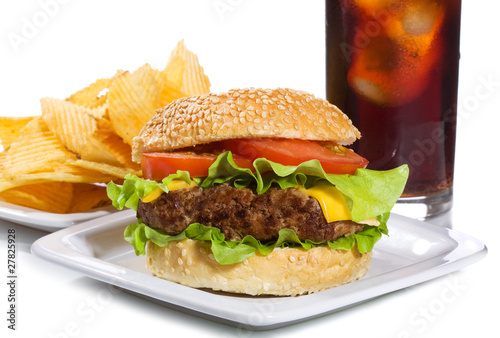 Naklejka samoprzylepna Hamburger z warzywami i frytkami