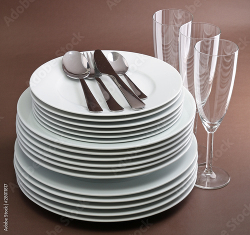 Vaisselle Assiette Couvert Et Verre Stock Photo Adobe Stock