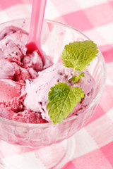 Canvas Print - berry ice cream