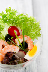 Canvas Print - mixed salad with shrimp-insalata mista con gamberi