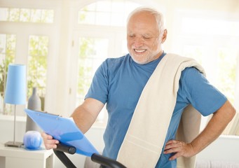 Poster - Happy senior man in sportswear