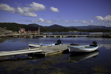 Naklejka na meble Beautifull Norway, bay  with boats and pier