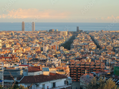 Plakat na papierze fotorealistycznym Barcelona w późnym słońcu