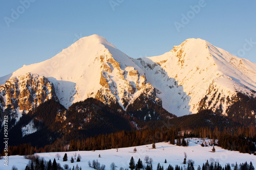 Board z aluminiowym obramowaniem Tatry Belianske (Tatry Belianske) w zimie, na Słowacji