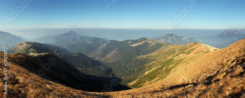 Board z aluminiowym obramowaniem Jesienna panorama górska w Tatrach Zachodnich - Rohacze, Słowacja