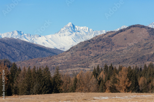 Plakat na papierze fotorealistycznym Jesienna górska tajga