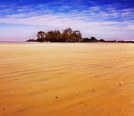 Canvas Print - Huge beach in an ocean lagoon of island Vancouver