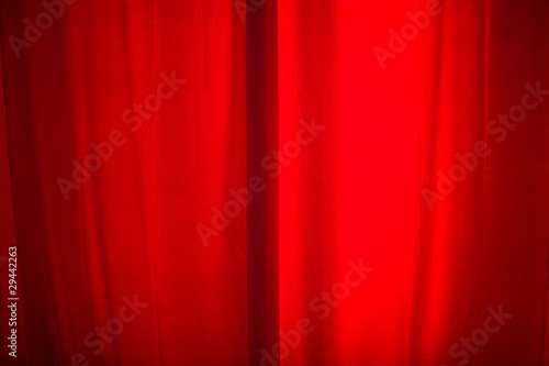 rideaux rouge – kaufen Sie dieses Foto und finden Sie ähnliche ... rideaux rouge – kaufen Sie dieses Foto und finden Sie ähnliche ...