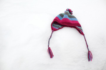 Wall Mural - hat on snow