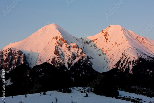 Board z aluminiowym obramowaniem Tatry Belianske (Tatry Belianske) w zimie, na Słowacji