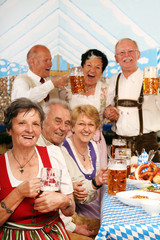 Wall Mural - Rentner im Bierzelt